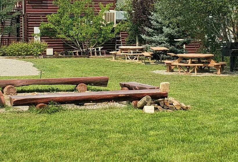 Номер Стандарт Адаптированный для Инвалидов, Wolf Den Log Cabin Motel And Rv Park