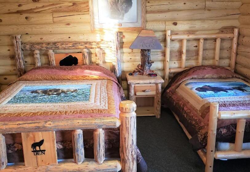 Номер Стандарт, Wolf Den Log Cabin Motel And Rv Park