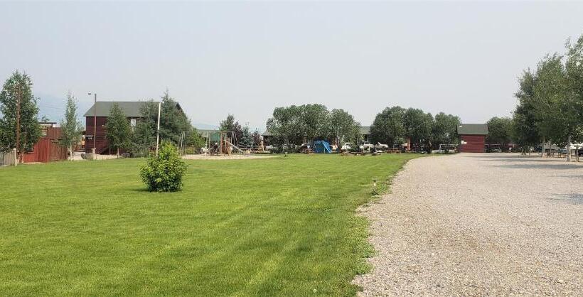Стандартный Номер Кровать Кинг, Wolf Den Log Cabin Motel And Rv Park