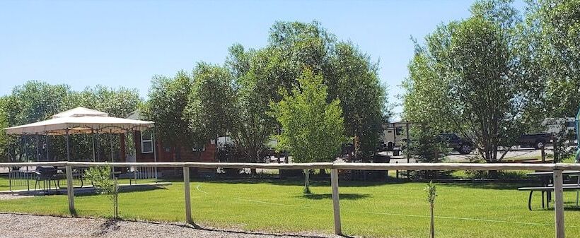 Номер Стандарт, Wolf Den Log Cabin Motel And Rv Park