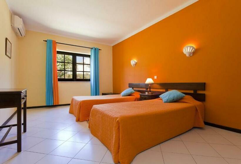 آپارتمان 1 خوابه, Colina Village