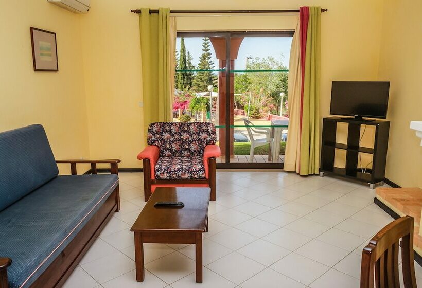 آپارتمان 1 خوابه, Colina Village