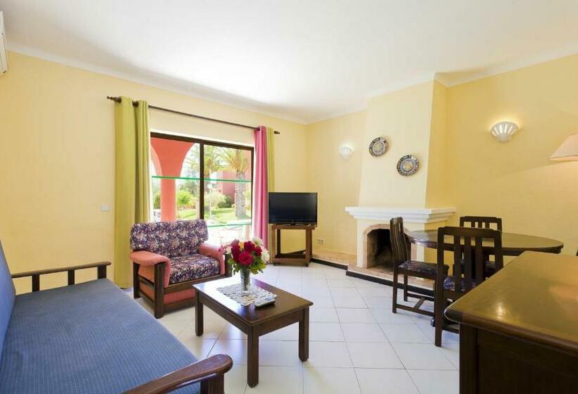 آپارتمان 2 خوابه, Colina Village