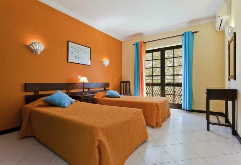 Апартаменты 3 Спальни, Colina Village