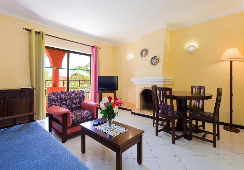 Апартаменты 3 Спальни, Colina Village
