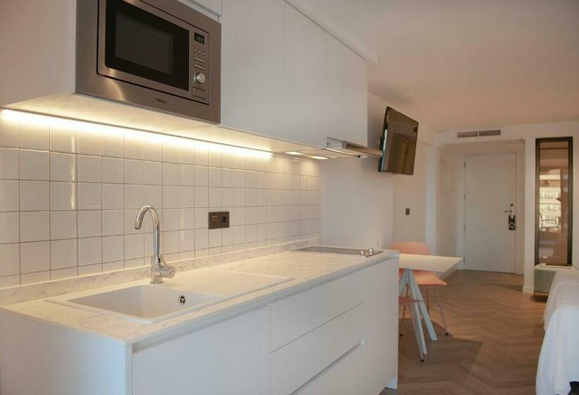 Студия Стандарт, Climia Belroy 4 Sup