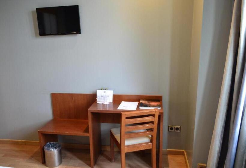 اتاق استاندارد, Alda Palacio Valdes