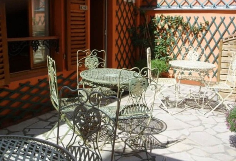 اتاق استاندارد سه نفره, Beaunier
