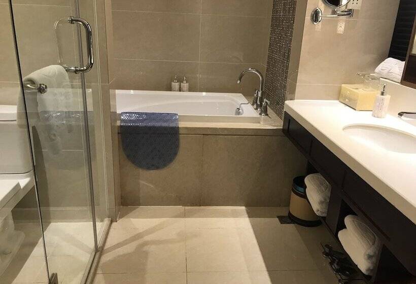 디럭스 스위트, Don Chan Palace Hotel & Convention