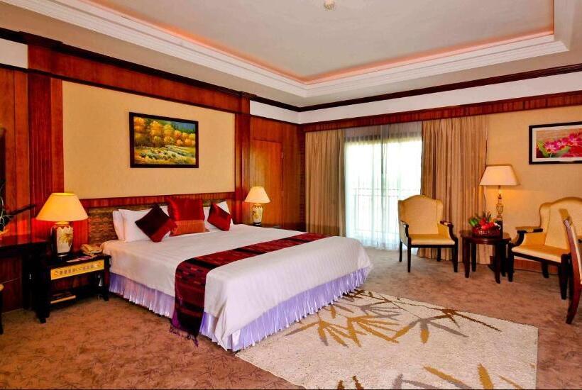 Номер Deluxe с Балконом, Don Chan Palace Hotel & Convention