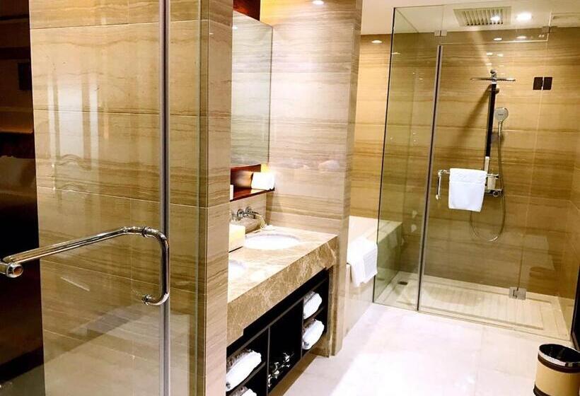 디럭스 스위트, Don Chan Palace Hotel & Convention