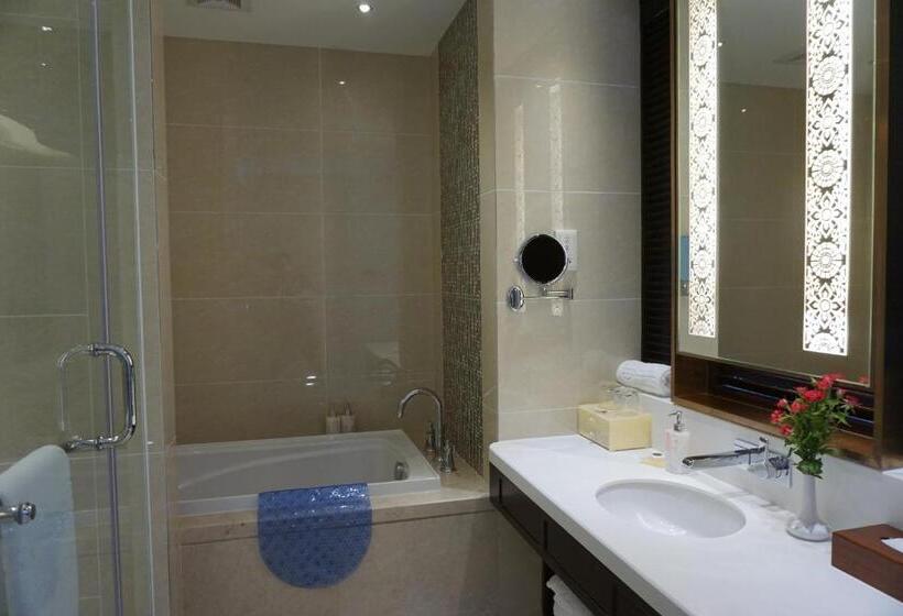 디럭스 스위트, Don Chan Palace Hotel & Convention
