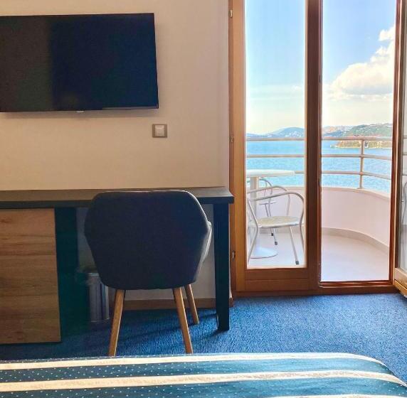 סוויטה משפחתית, Eden