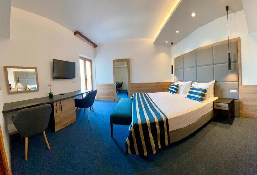Family Suite, Eden