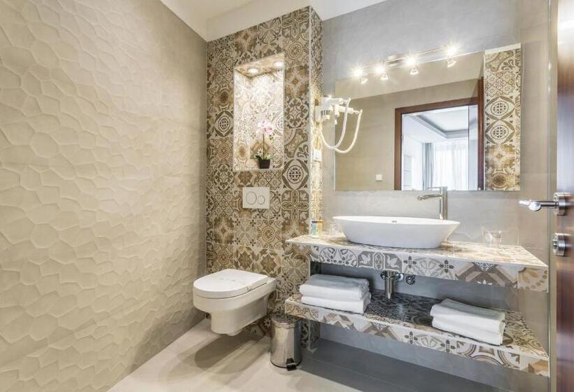 חדר דחוקס עם מיטת קינג, Eden