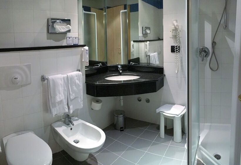 اتاق استاندارد, Holiday Inn Express Parma, An Ihg