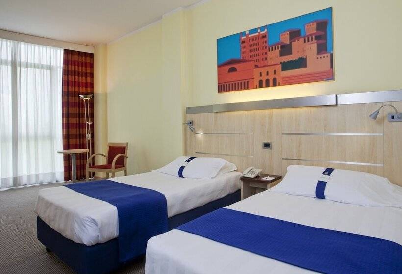 اتاق استاندارد, Holiday Inn Express Parma, An Ihg