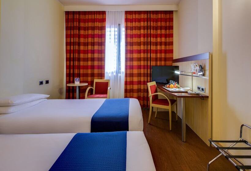 اتاق استاندارد, Holiday Inn Express Parma, An Ihg