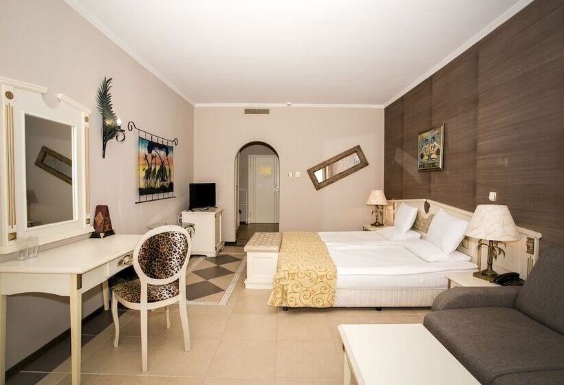 可看到停车场的标准间, Imperial Palace