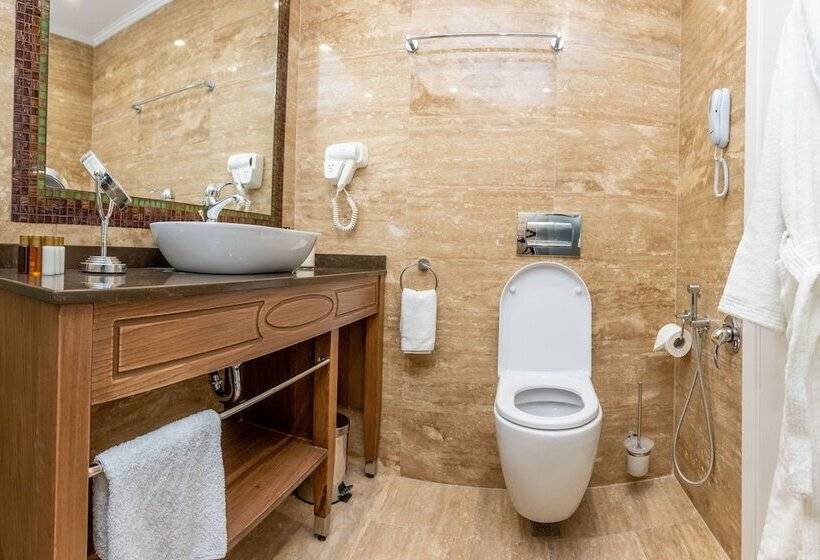 经济房, Imperial Palace