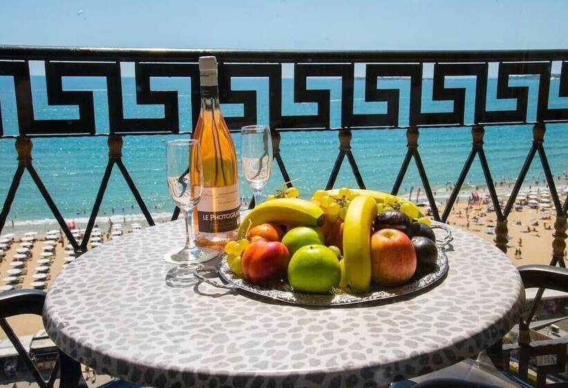 可看到停车场的高级间, Imperial Palace