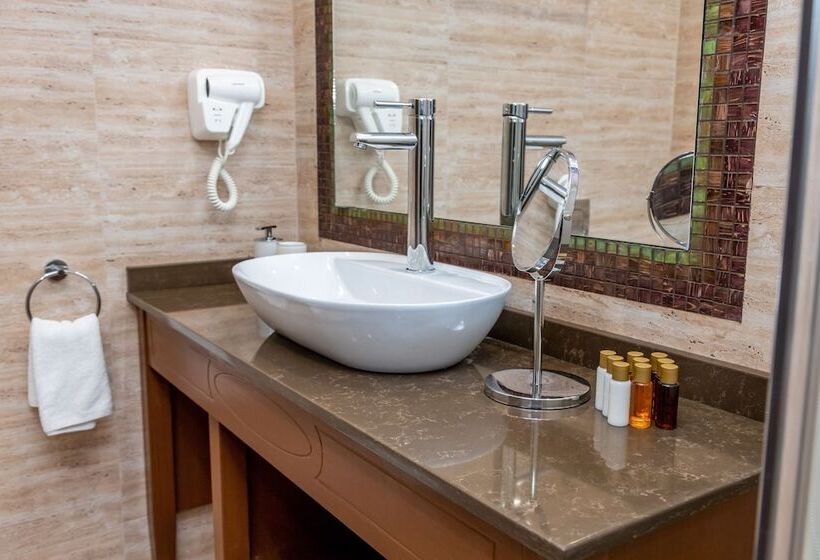 经济房, Imperial Palace