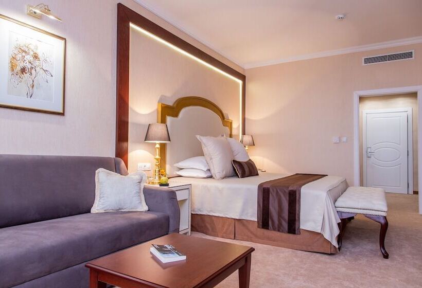 经济房, Imperial Palace