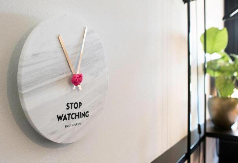 اتاق لوکس با تخت بزرگ, Mabi City Centre