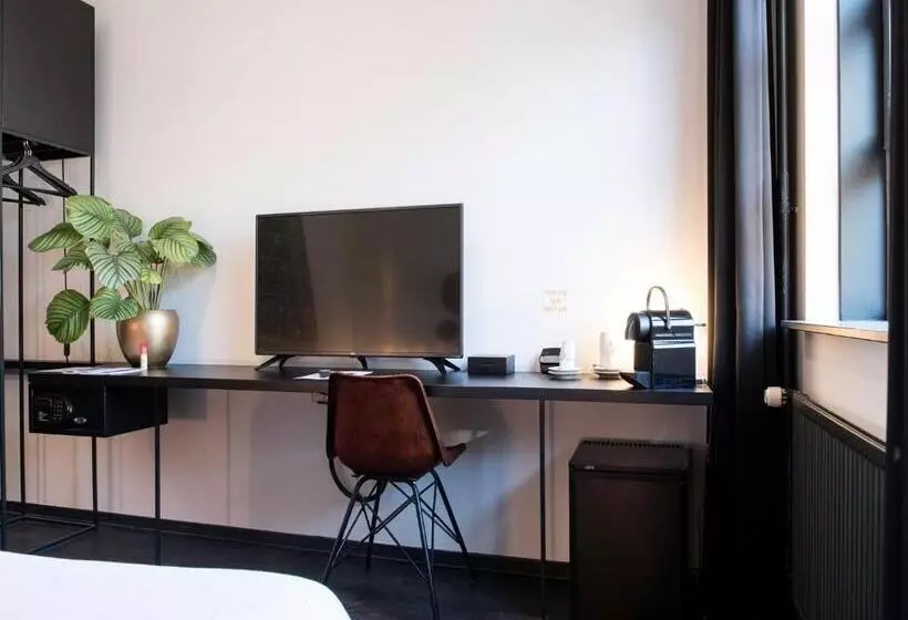 Deluxe Room King Size Bed, Mabi City Centre