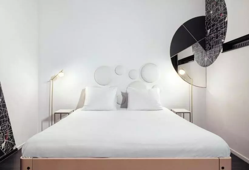 Deluxe Room King Size Bed, Mabi City Centre