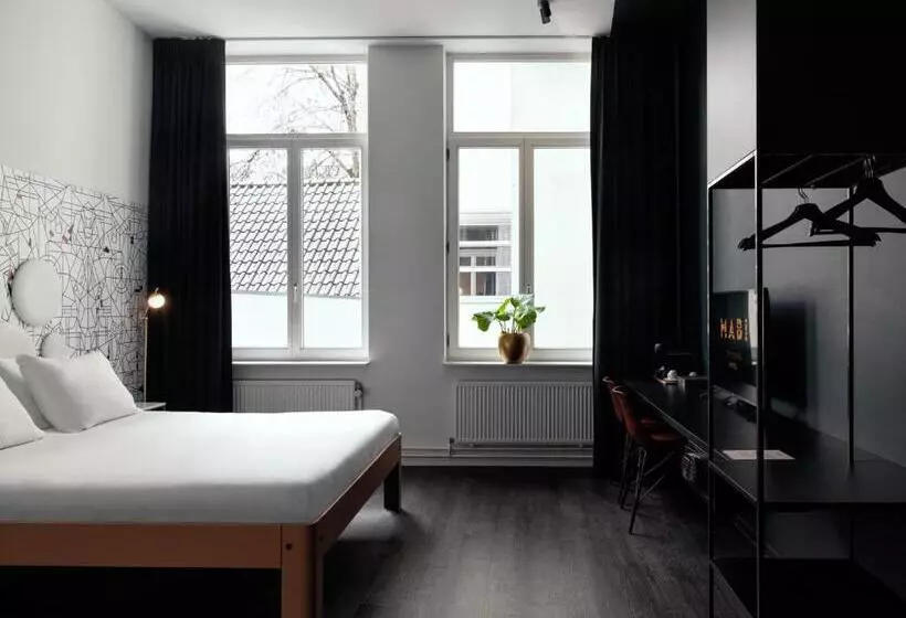 Superior Room King Size Bed, Mabi City Centre