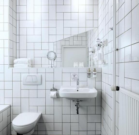 اتاق لوکس سه تخته, Mabi City Centre