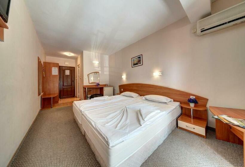 غرفة قياسية مزوَّدة بشُرفة, Paloma