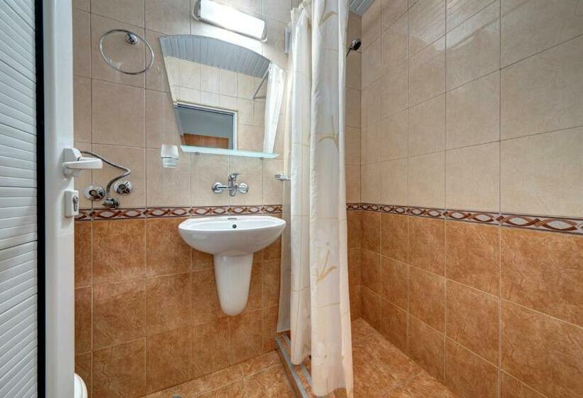 غرفة قياسية مزوَّدة بشُرفة, Paloma