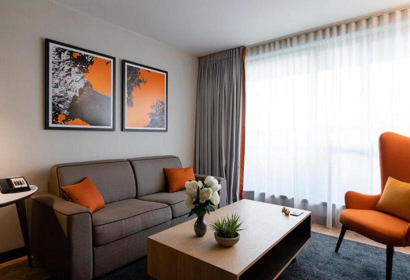 جناح, Radisson Blu Hotel, Paris Boulogne