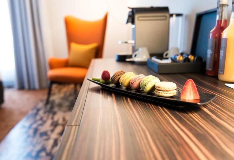 جناح, Radisson Blu Hotel, Paris Boulogne