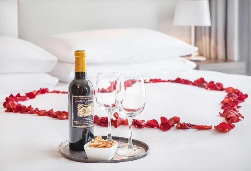 Люкс, Radisson Blu Hotel, Paris Boulogne