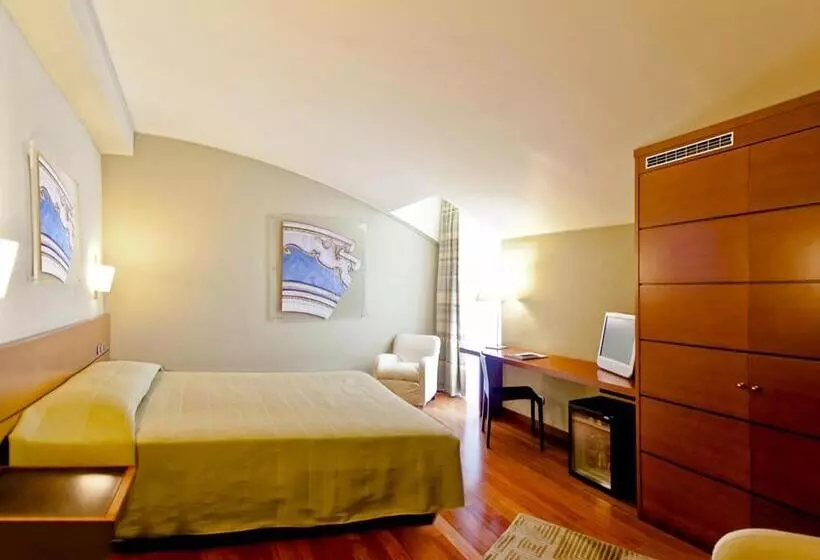 デラックスルーム, B&b Hotel Imperia Rossini Al Teatro