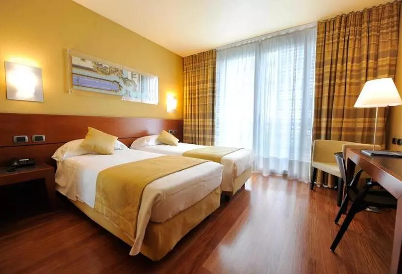 スーペリアールーム, B&b Hotel Imperia Rossini Al Teatro
