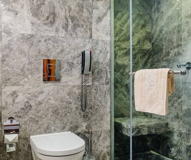 غرفة قياسية, The Arkin Colony