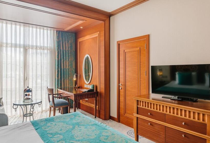 جناح جونيور, The Arkin Colony