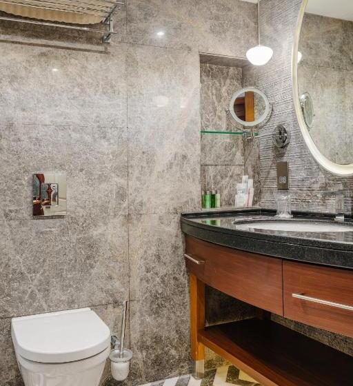 غرفة قياسية, The Arkin Colony