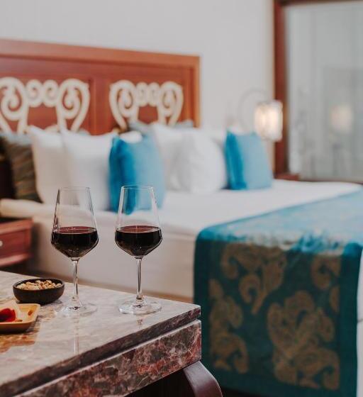 غرفة قياسية, The Arkin Colony