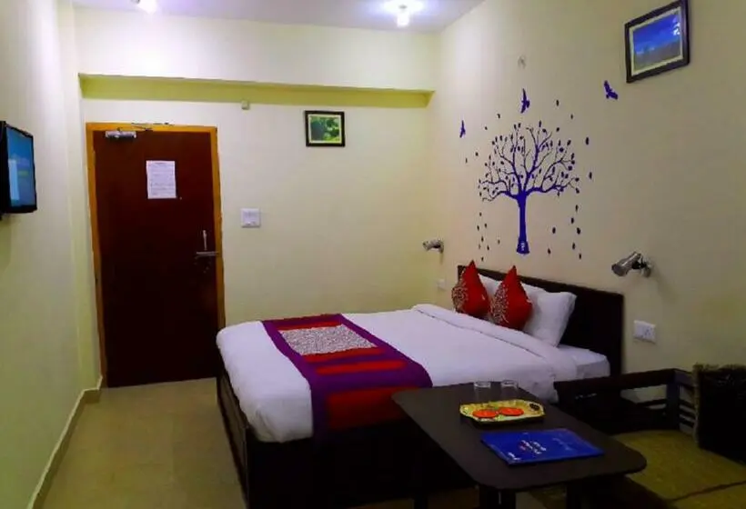デラックスルーム, Avlokan  Near Kainchi Dham Mandir