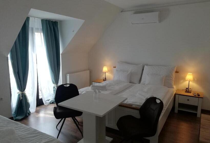 스탠다드 트리플 룸, Levanda Panzió