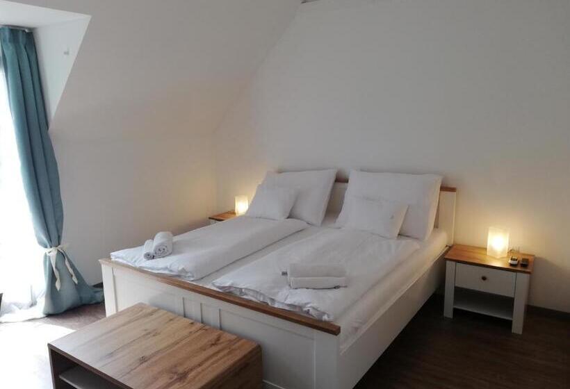 스탠다드 트리플 룸, Levanda Panzió