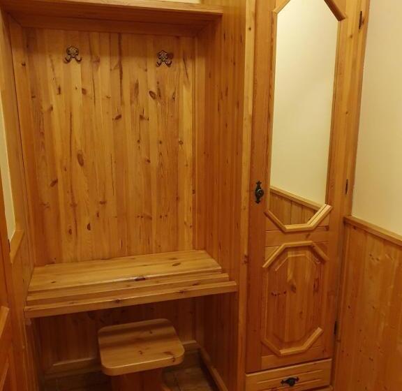 חדר אקונומי, Bozi Rozi Panzió