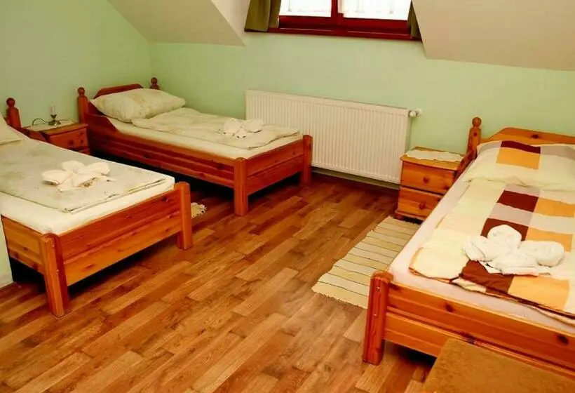 4 Bett Standardzimmer, Határ Csárda Panzió