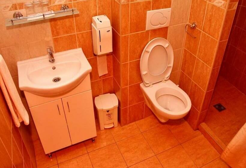 غرفة قياسية, Határ Csárda Panzió