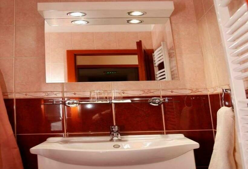 جناح غرفتين نوم, Határ Csárda Panzió